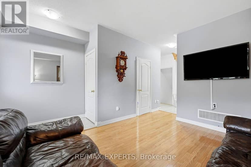 5 Parrotta Drive, Toronto, photo 7
