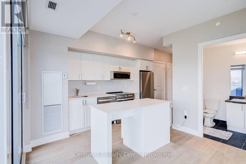 513 - 1063 Douglas McCurdy Common — photo 11 of 40
