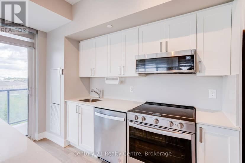 513 - 1063 Douglas McCurdy Common — photo 12 of 40