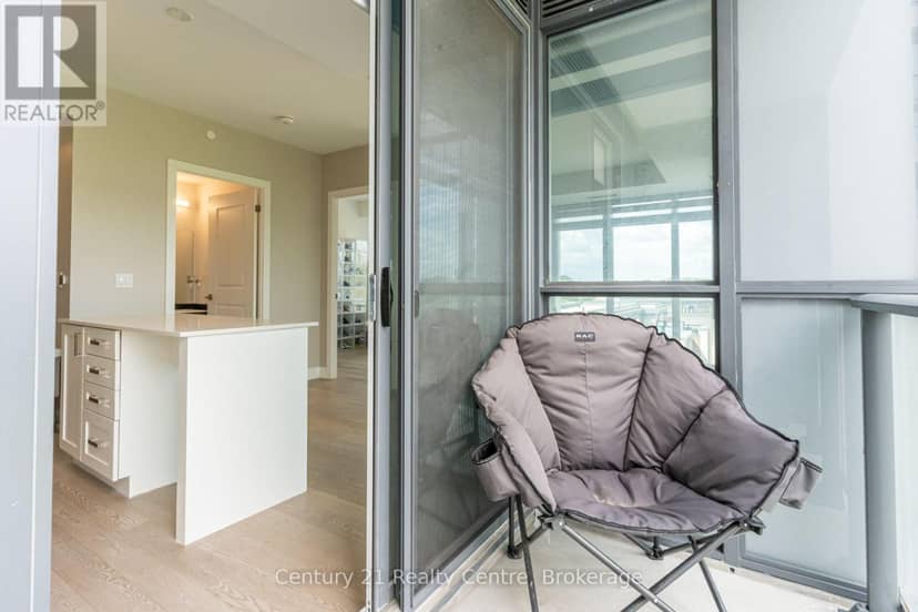 513 - 1063 Douglas McCurdy Common — photo 29 of 40