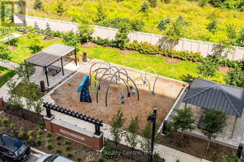 513 - 1063 Douglas McCurdy Common — photo 36 of 40