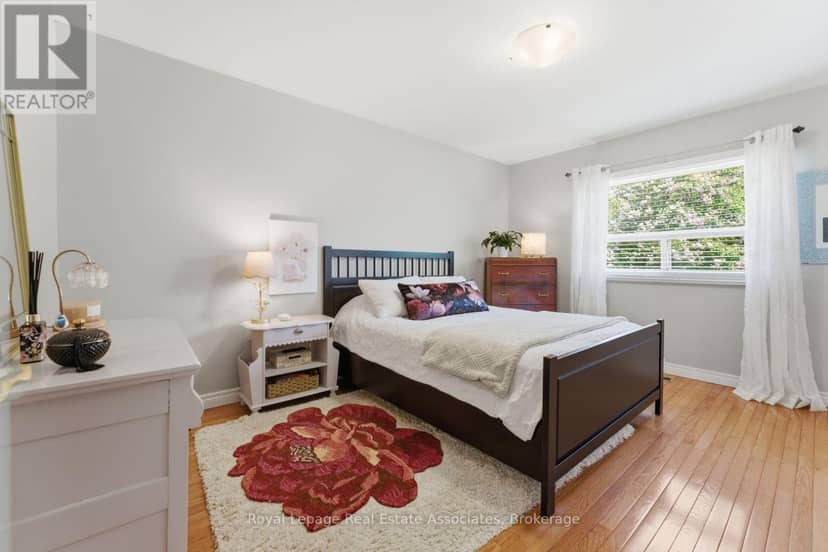 1069 Alexandra Avenue — photo 15 of 40