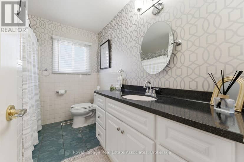 1069 Alexandra Avenue — photo 18 of 40