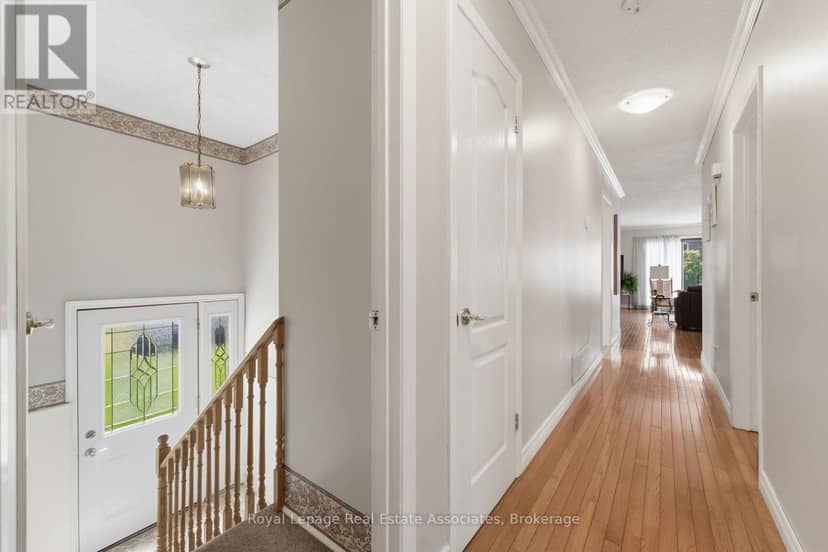 1069 Alexandra Avenue — photo 19 of 40