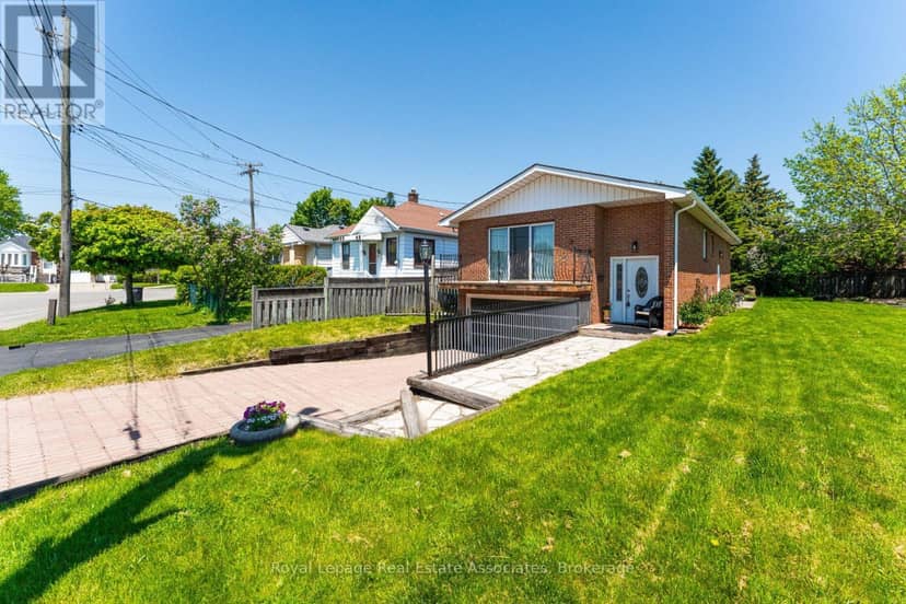 1069 Alexandra Avenue — photo 2 of 40
