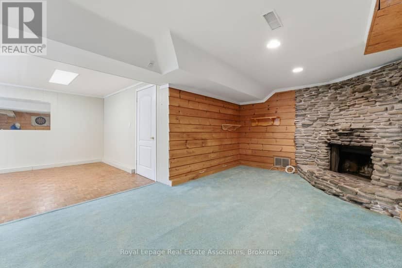 1069 Alexandra Avenue — photo 22 of 40