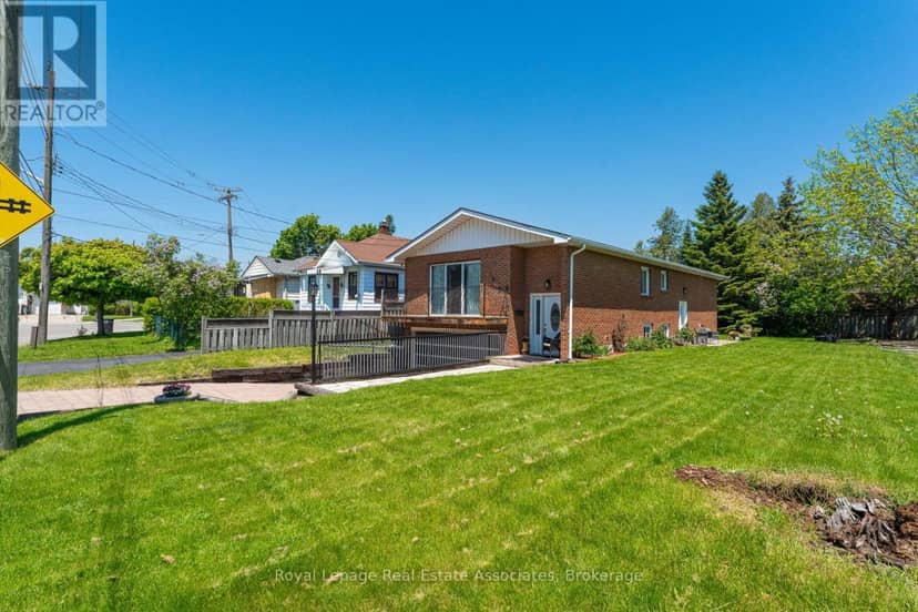 1069 Alexandra Avenue — photo 33 of 40