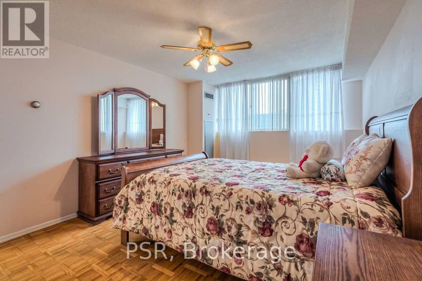 612 - 3695 Kaneff Crescent — photo 15 of 32