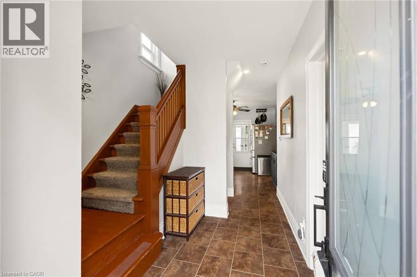 69 TALBOT Street, Kitchener, photo 6