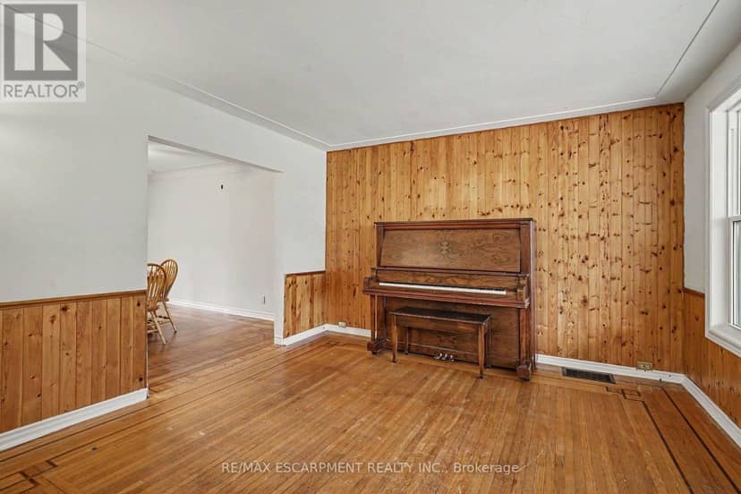146 Belmont Avenue, Hamilton, photo 3