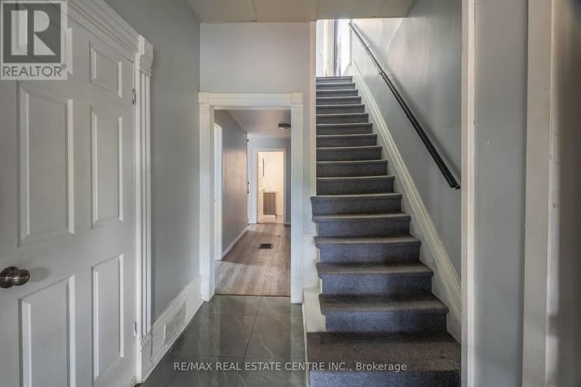 137 Alfred Street — photo 15 of 40