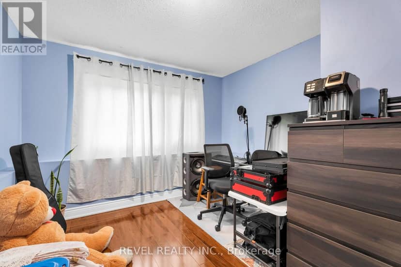 302 Shelburne Place — photo 13 of 22