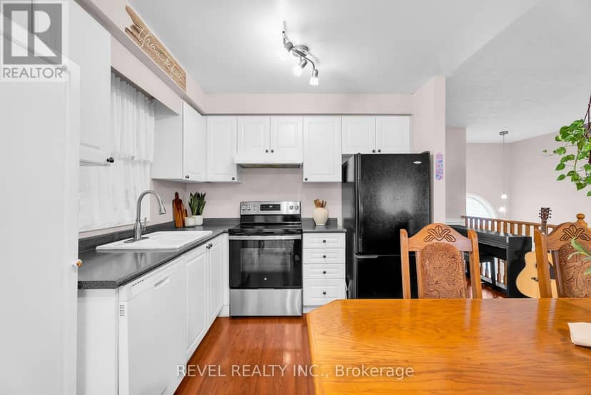 302 Shelburne Place — photo 8 of 22
