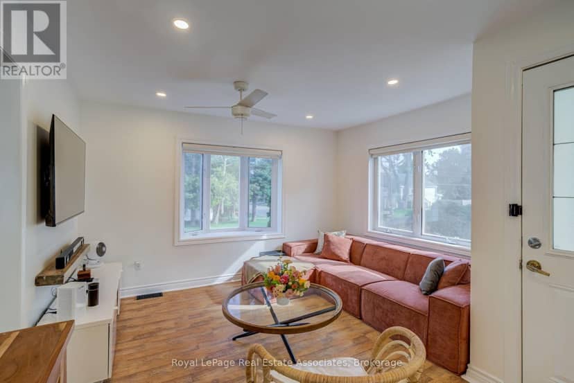 889 Third Street — photo 18 of 40