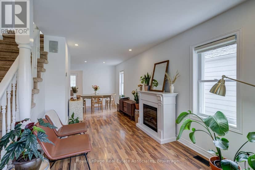 889 Third Street — photo 9 of 40