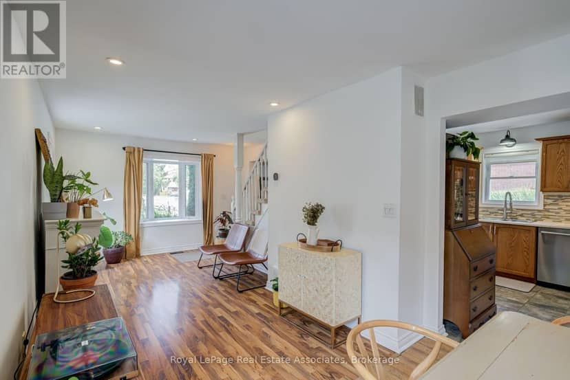 889 Third Street — photo 8 of 40