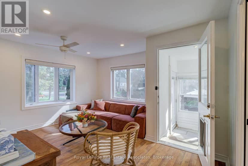 889 Third Street — photo 19 of 40