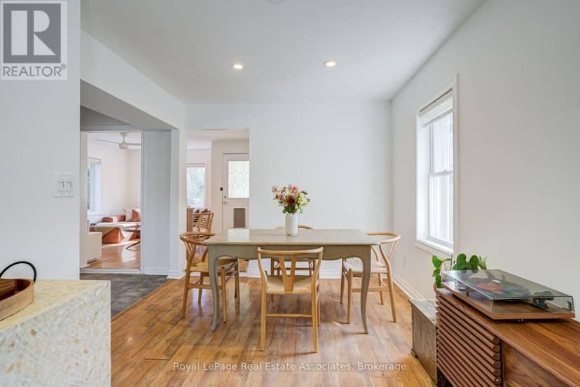 889 Third Street — photo 10 of 40