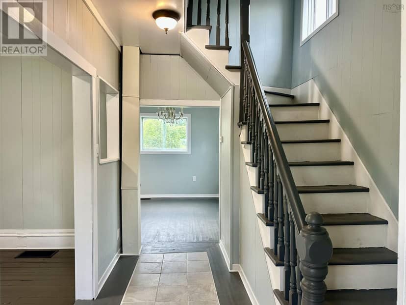 445 Murray Street — photo 17 of 35