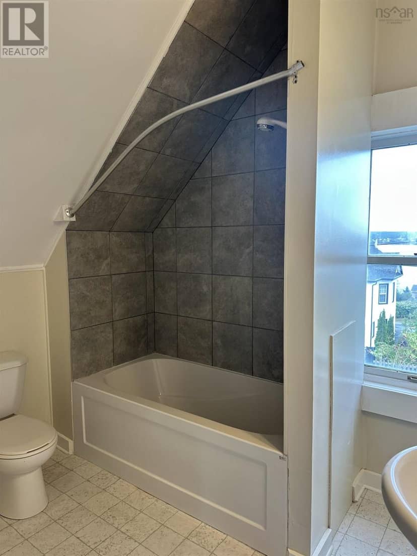 445 Murray Street — photo 27 of 35
