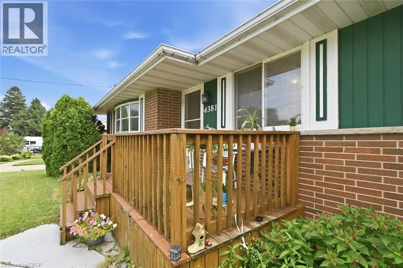 4381 JACKSON Street, Beamsville, photo 3