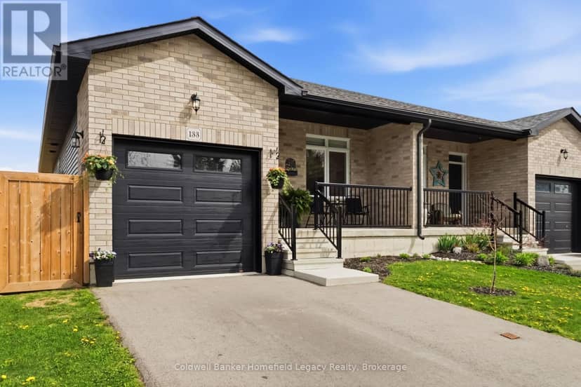 133 Egan Avenue — photo 3 of 40