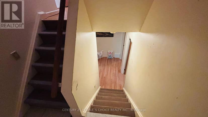 2555 Chalkwell Close — photo 14 of 21