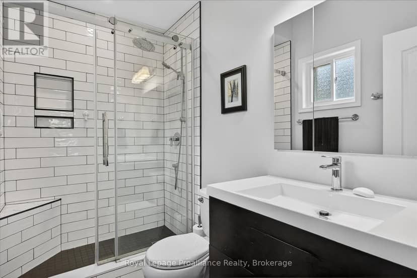 645 Goodwin Terrace — photo 15 of 38