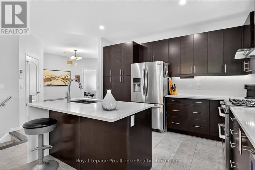 645 Goodwin Terrace — photo 5 of 38