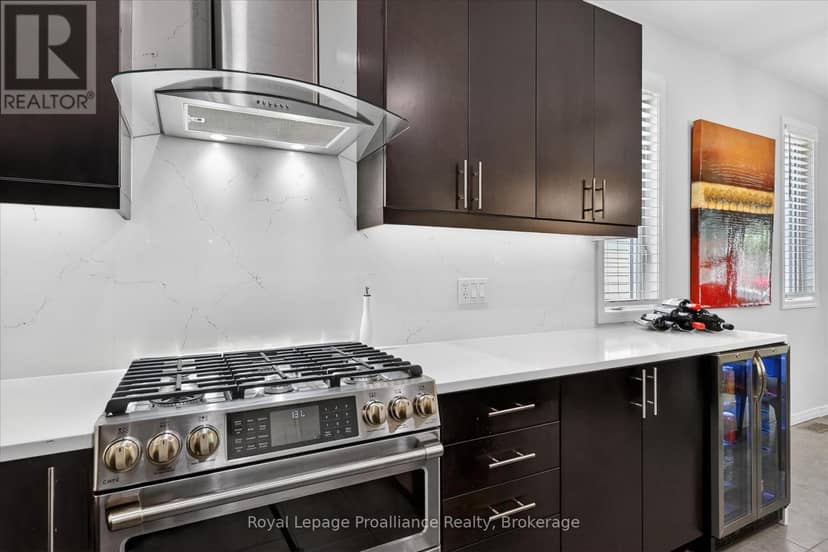 645 Goodwin Terrace — photo 7 of 38