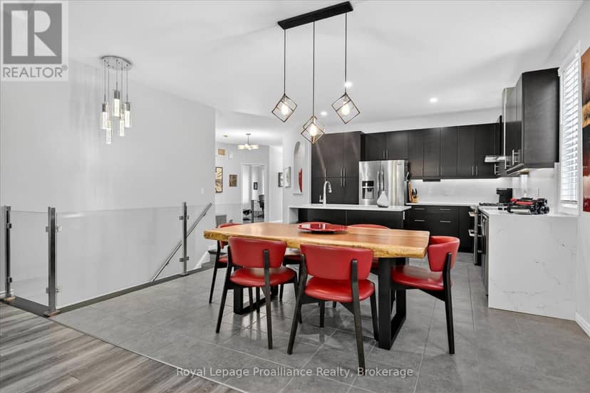 645 Goodwin Terrace — photo 9 of 38