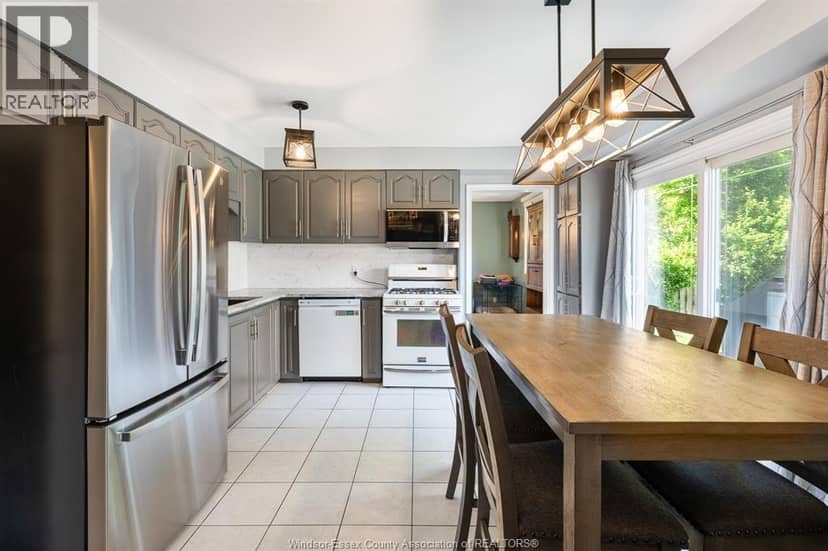 538 Michael CRESCENT — photo 12 of 40