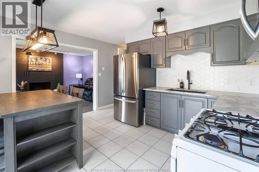 538 Michael CRESCENT — photo 13 of 40