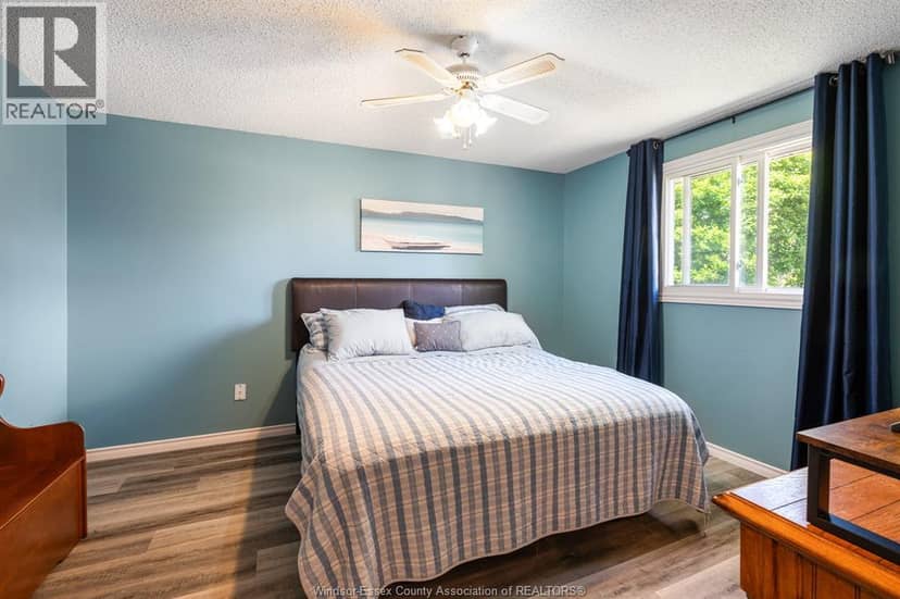 538 Michael CRESCENT — photo 21 of 40