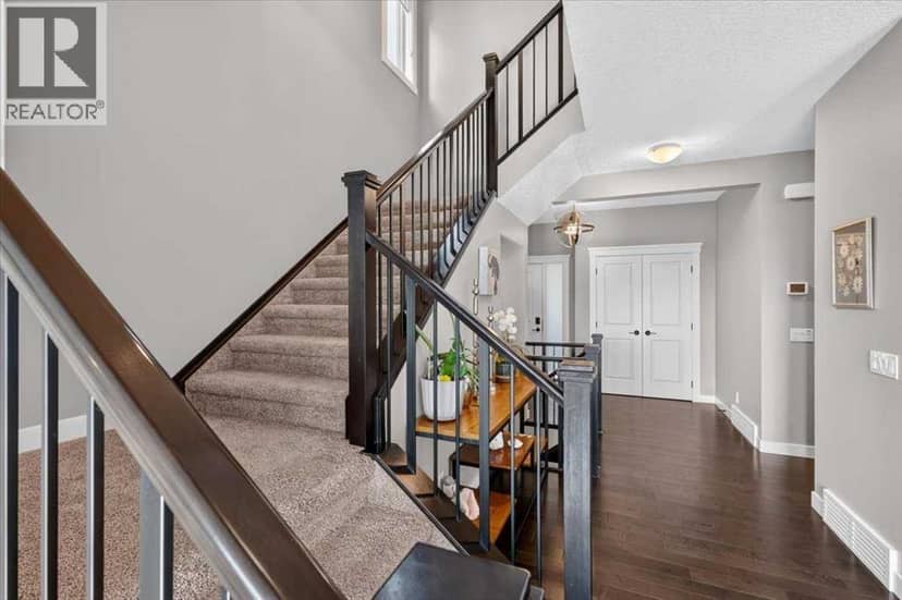 90 Cranbrook Crescent SE — photo 26 of 40