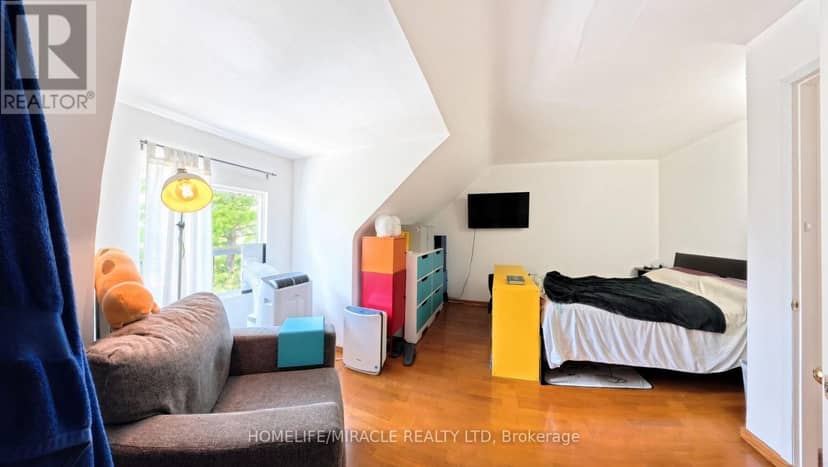 121 Medland Street — photo 16 of 29