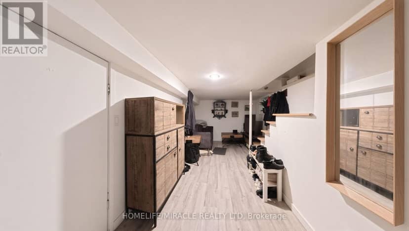 121 Medland Street — photo 25 of 29