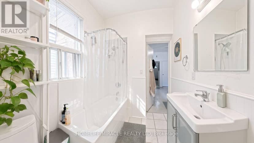121 Medland Street — photo 5 of 29
