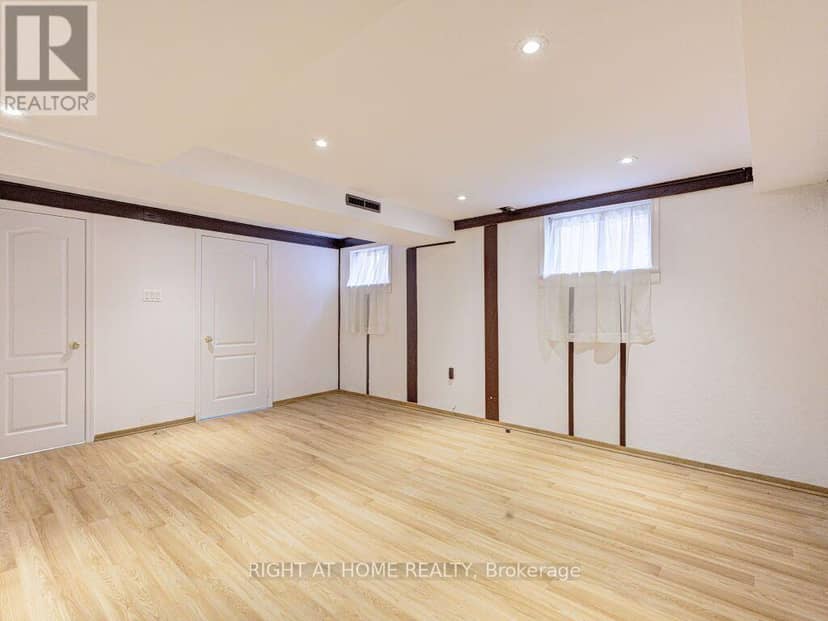 341 Rathburn Road — photo 14 of 37