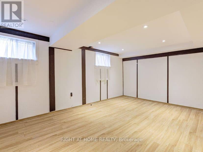 341 Rathburn Road — photo 30 of 37