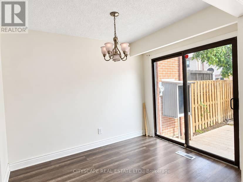 25 - 25 Baronwood Court — photo 9 of 30