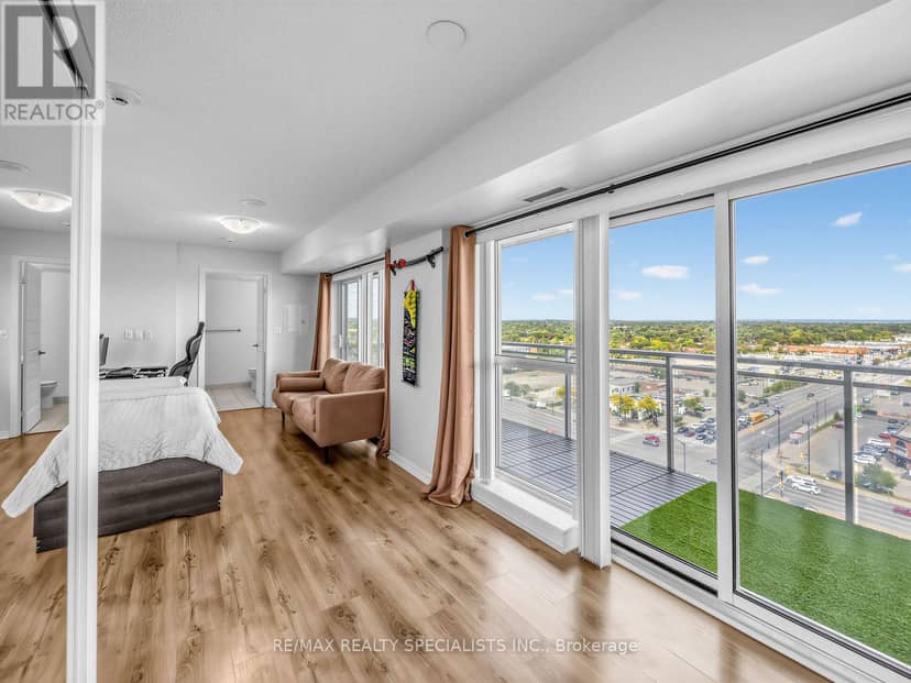 1501 - 215 Queen Street E, Brampton