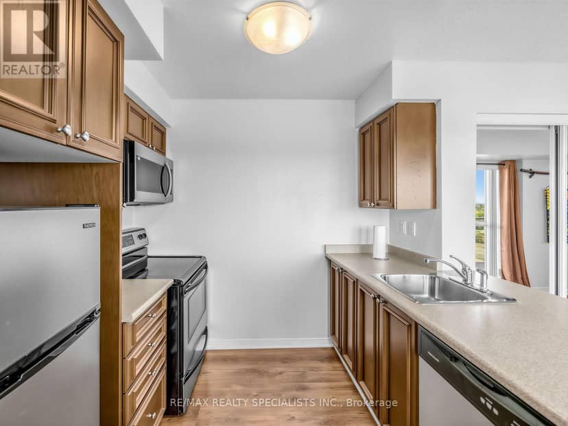 1501 - 215 Queen Street E, Brampton, photo 8
