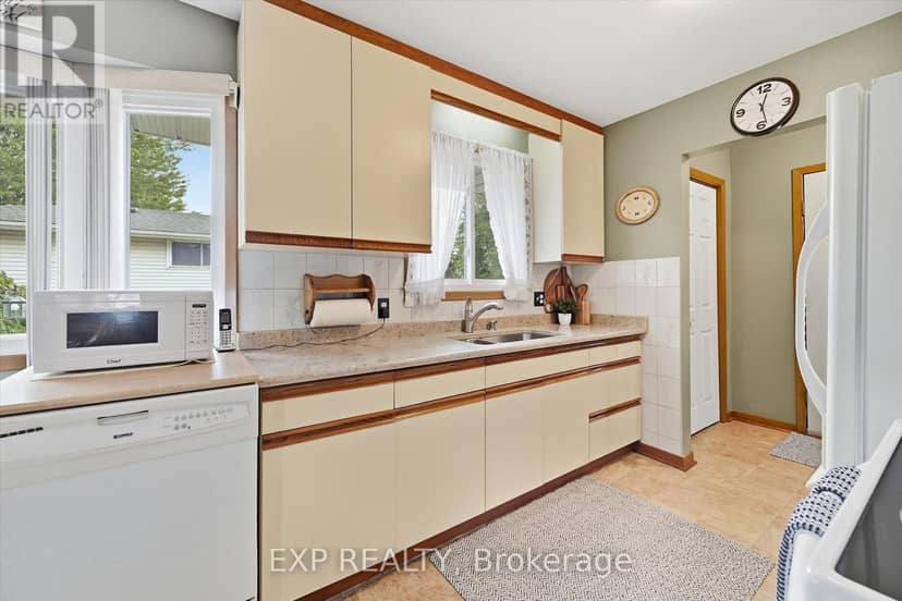 6495 Bracken Street — photo 12 of 38