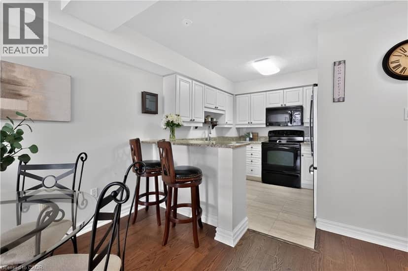 221 ROBINSON Street Unit# 211 — photo 11 of 29