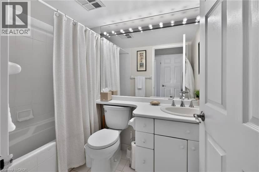 221 ROBINSON Street Unit# 211 — photo 23 of 29