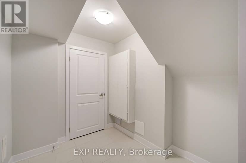 1095 Thompson Drive — photo 39 of 40
