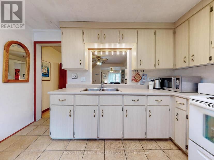 28 McIntosh Avenue — photo 11 of 34