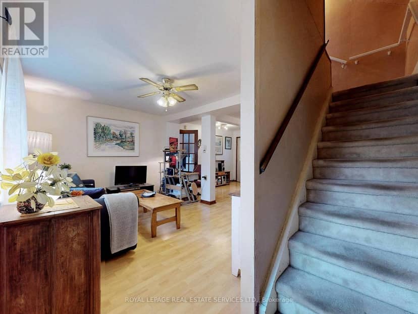 28 McIntosh Avenue — photo 15 of 34