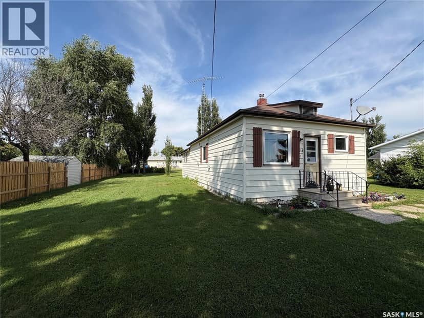 114 Road AVENUE — photo 2 of 14